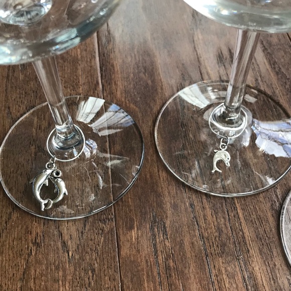 Dolphin wine glass charms- 4-pc set - Picture 4 of 7